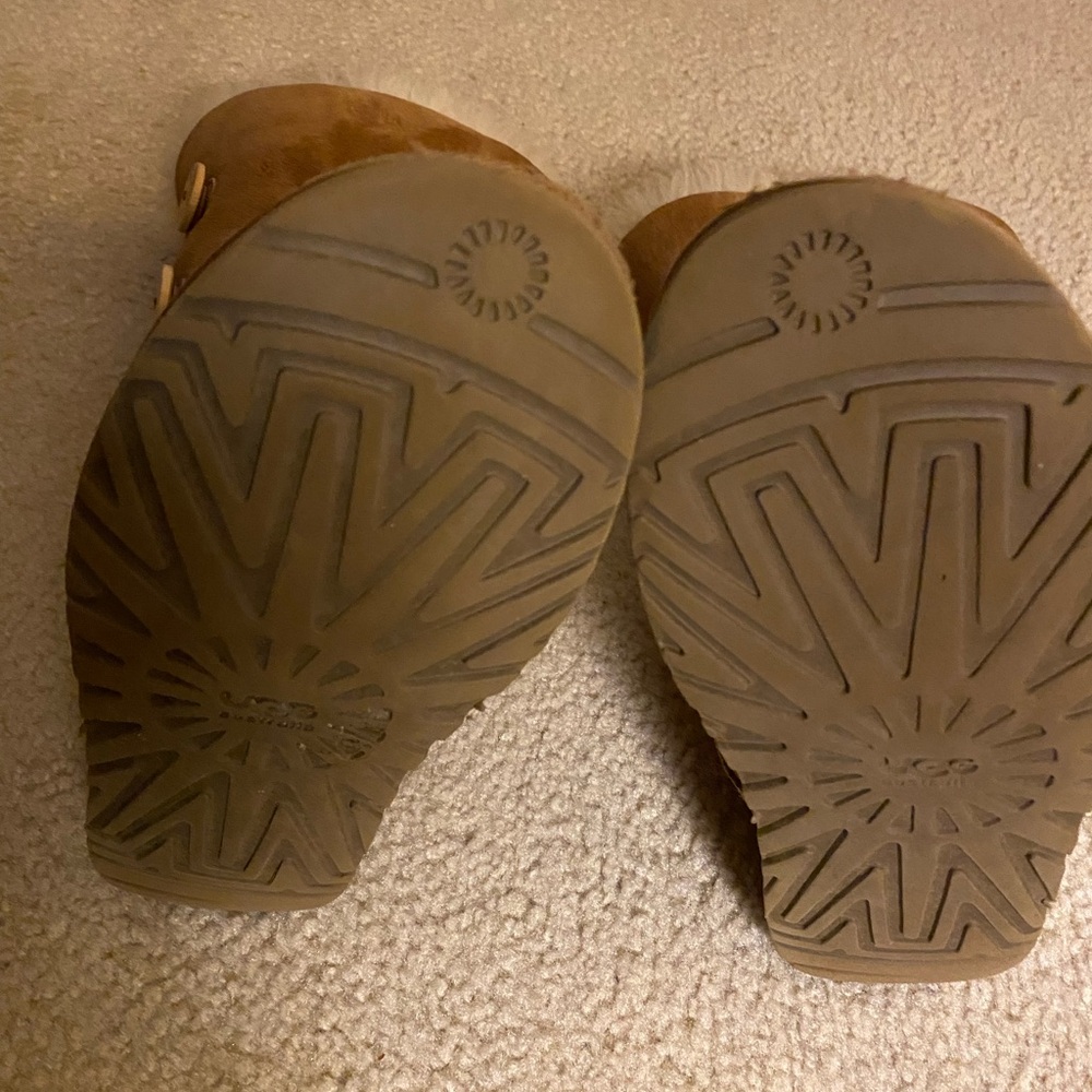 Ugg Women’s Bailey Button Boots size 9 - Picture 7 of 7